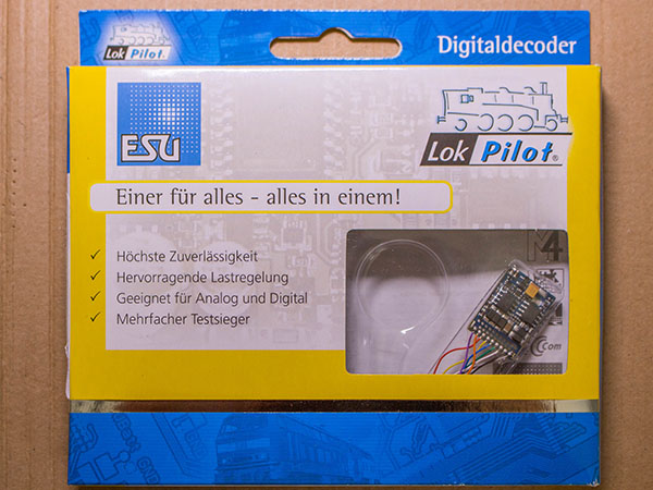 Der Digital-Decoder Lokpilot 4.0 Micro von ESU (Bild zeigt die normale Version des LoPi) 