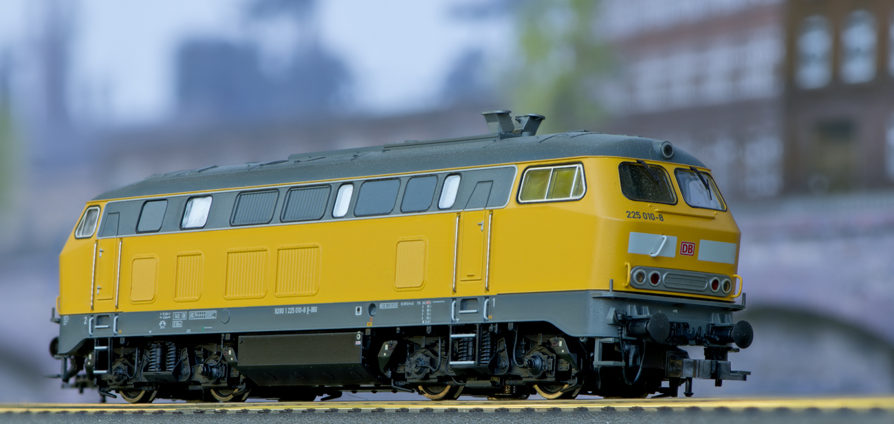 Diesellokomotive: 225 010-8 der DB Bahnbaugruppe GmbH (DB AG)